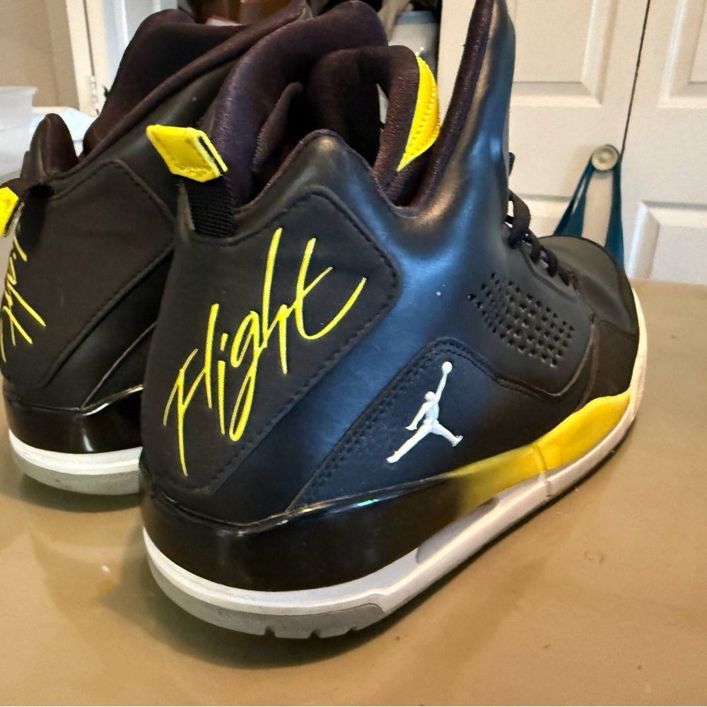 Nike Air Jordan Flight Basketball Shoes Sz 13 629877-070 Black/Yellow